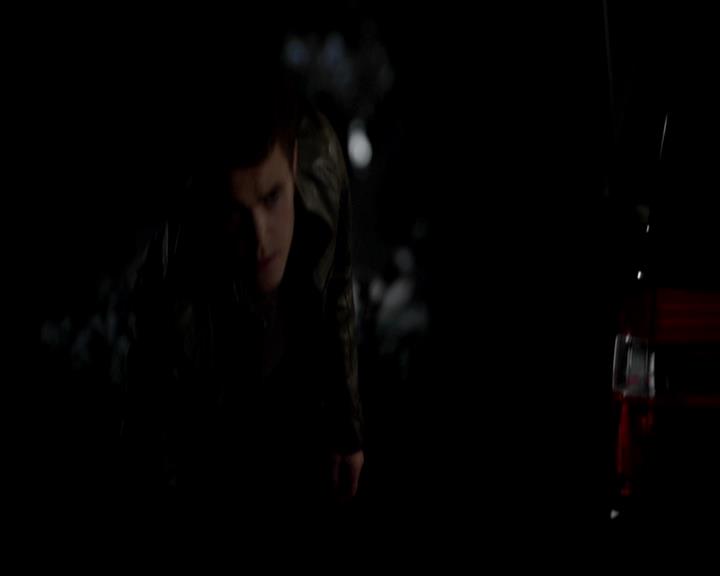 VampireDiariesWorld-dot-org_4x23Graduation1602.jpg