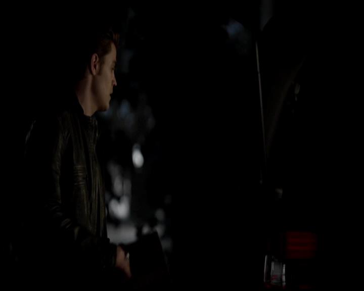 VampireDiariesWorld-dot-org_4x23Graduation1603.jpg