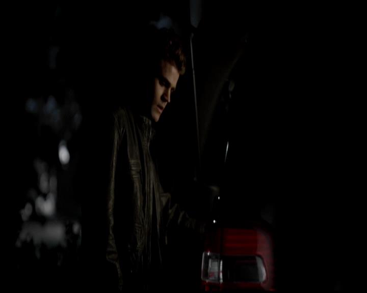 VampireDiariesWorld-dot-org_4x23Graduation1605.jpg