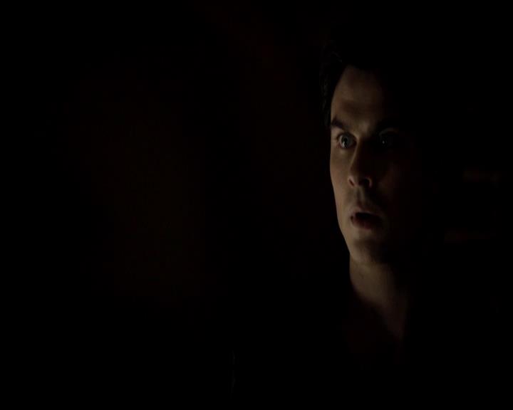 VampireDiariesWorld-dot-org_4x23Graduation1607.jpg