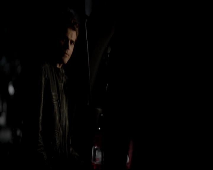 VampireDiariesWorld-dot-org_4x23Graduation1613.jpg