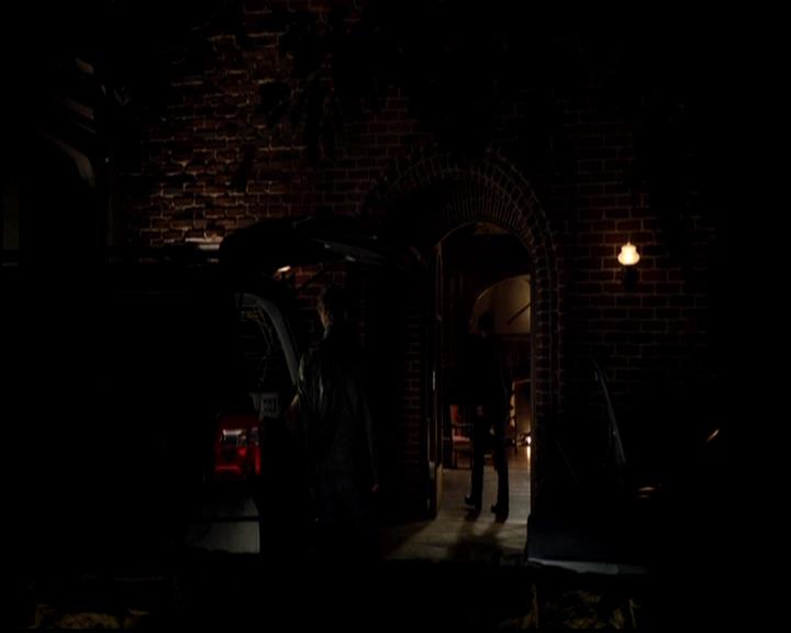 VampireDiariesWorld-dot-org_4x23Graduation1648.jpg