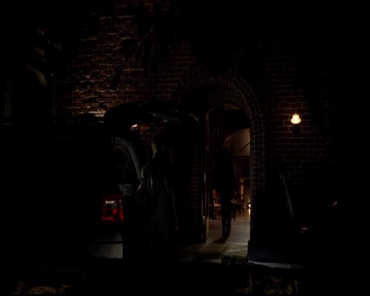 VampireDiariesWorld-dot-org_4x23Graduation1649.jpg