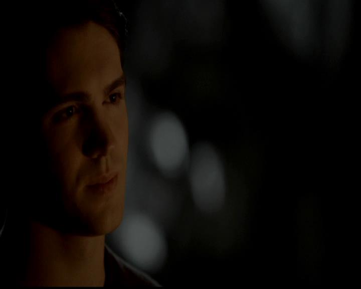 VampireDiariesWorld-dot-org_4x23Graduation1669.jpg