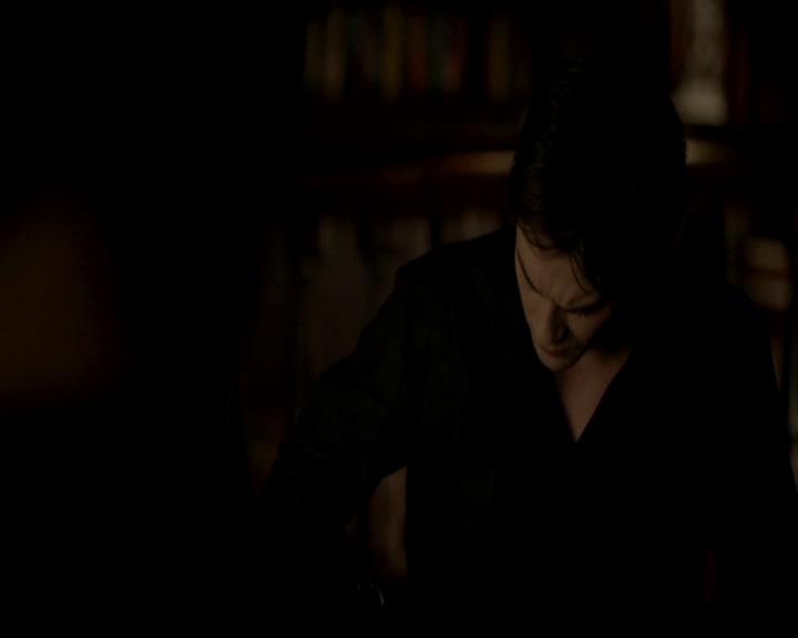 VampireDiariesWorld-dot-org_4x23Graduation1703.jpg