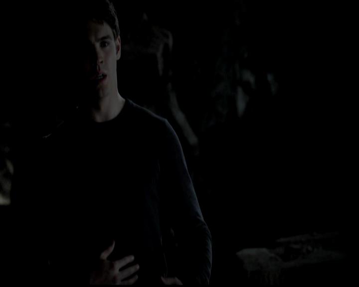 VampireDiariesWorld-dot-org_4x23Graduation1851.jpg