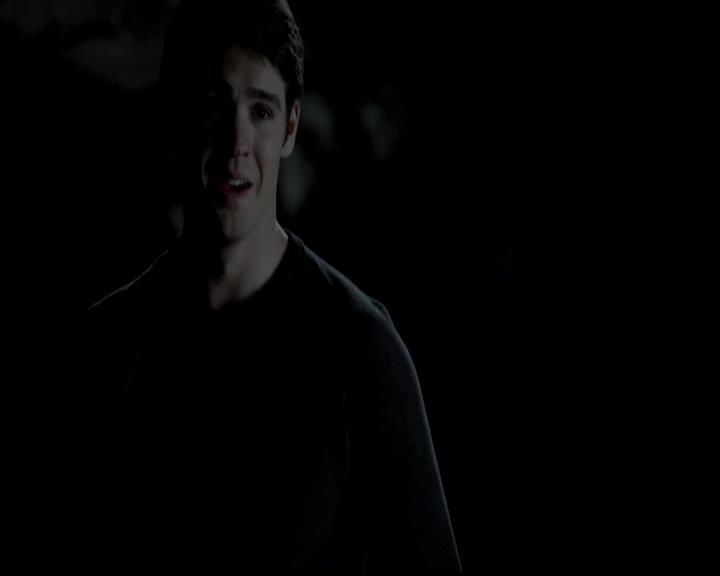 VampireDiariesWorld-dot-org_4x23Graduation1860.jpg