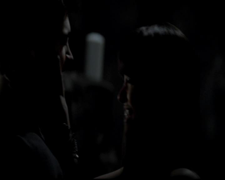 VampireDiariesWorld-dot-org_4x23Graduation1867.jpg