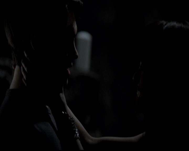 VampireDiariesWorld-dot-org_4x23Graduation1868.jpg