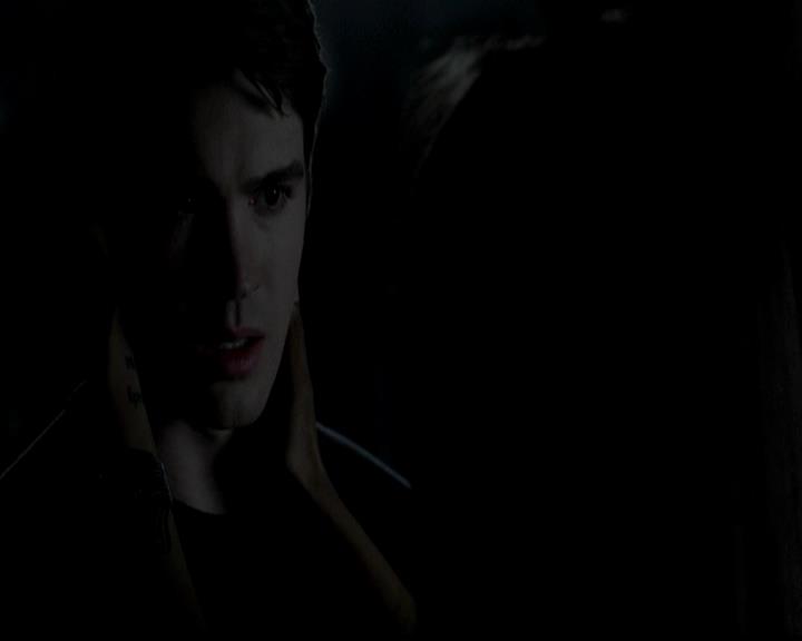 VampireDiariesWorld-dot-org_4x23Graduation1870.jpg