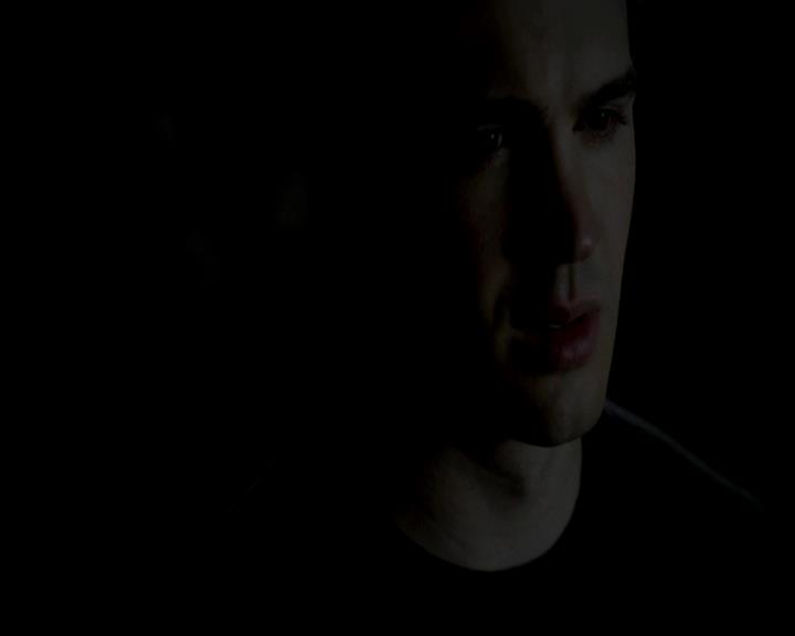 VampireDiariesWorld-dot-org_4x23Graduation1916.jpg