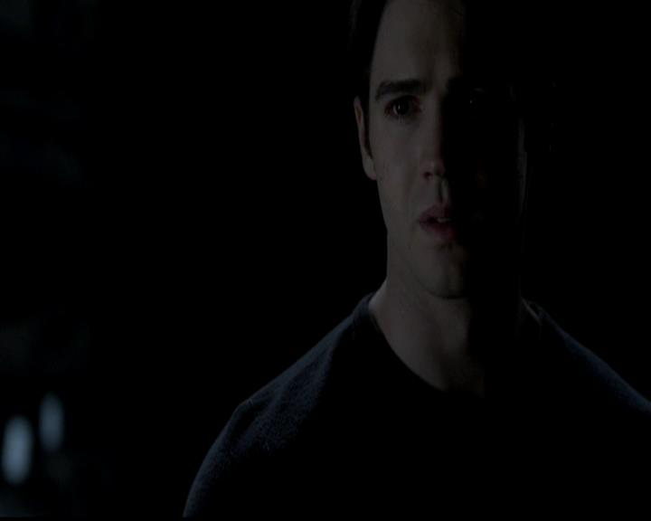 VampireDiariesWorld-dot-org_4x23Graduation1923.jpg