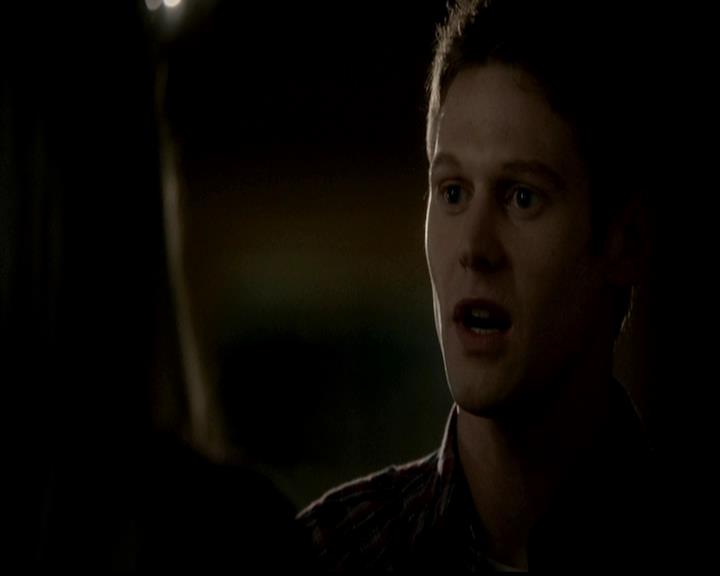 VampireDiariesWorld-dot-org_4x23Graduation2001.jpg