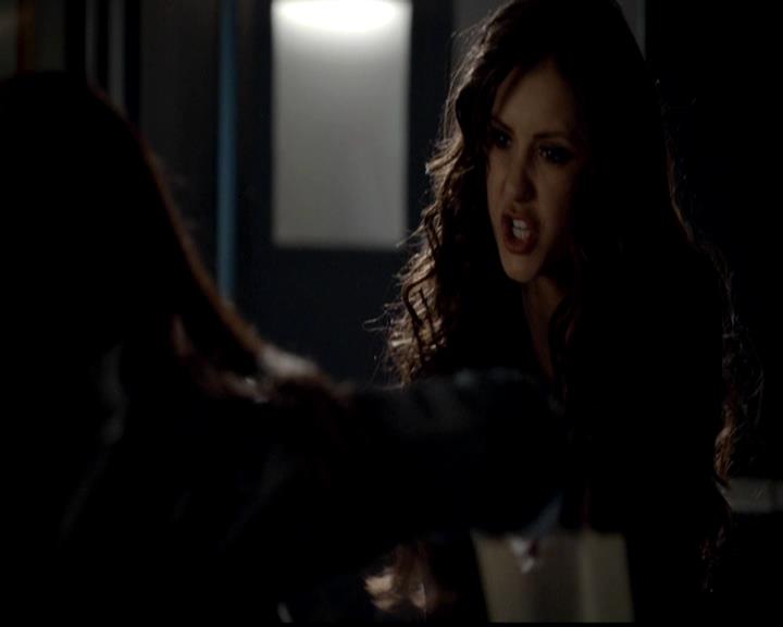 VampireDiariesWorld-dot-org_4x23Graduation2036.jpg