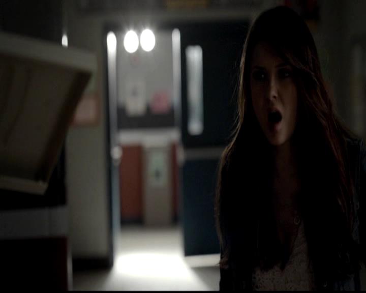 VampireDiariesWorld-dot-org_4x23Graduation2050.jpg