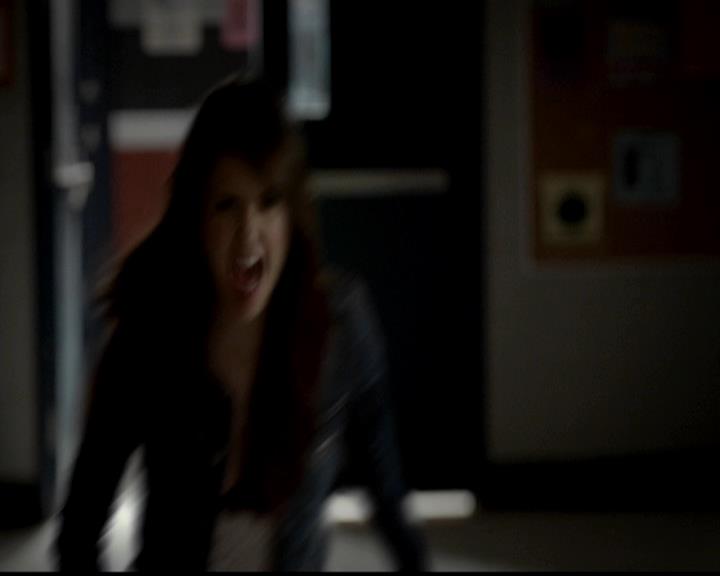 VampireDiariesWorld-dot-org_4x23Graduation2060.jpg