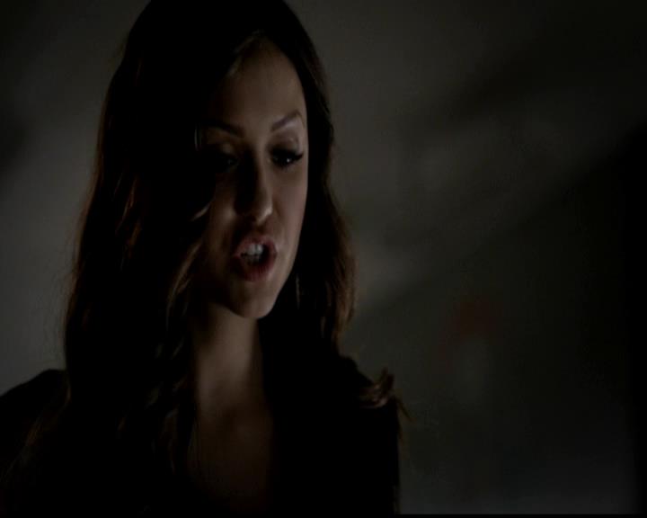 VampireDiariesWorld-dot-org_4x23Graduation2075.jpg