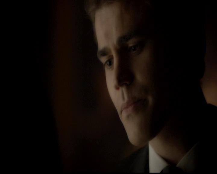 VampireDiariesWorld-dot-org_4x23Graduation2104.jpg