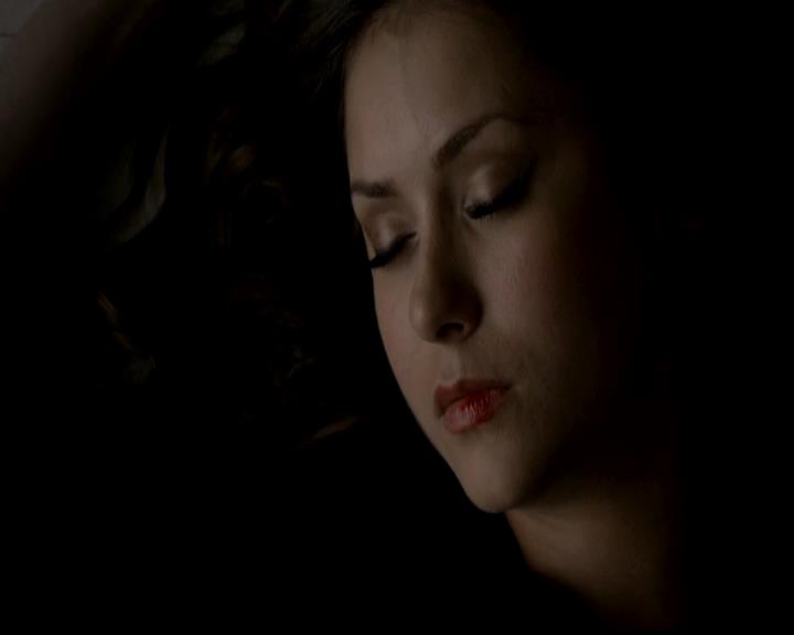 VampireDiariesWorld-dot-org_4x23Graduation2147.jpg