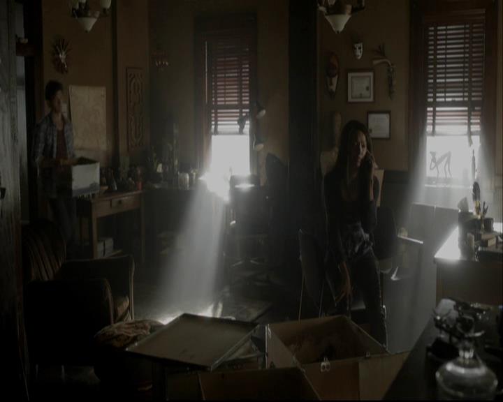 VampireDiariesWorld-dot-org_DeletedScenes-4x06WeAllGoALittleMadSometimes0025.jpg