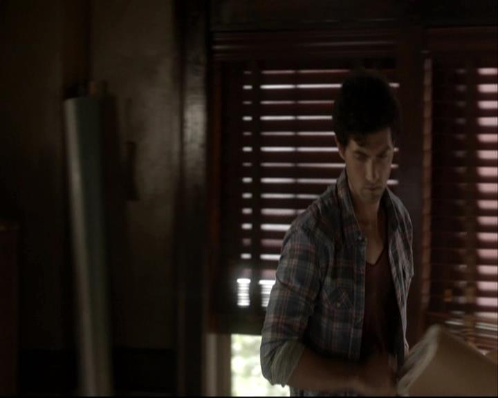 VampireDiariesWorld-dot-org_DeletedScenes-4x06WeAllGoALittleMadSometimes0084.jpg