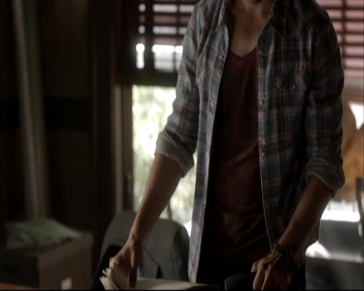 VampireDiariesWorld-dot-org_DeletedScenes-4x06WeAllGoALittleMadSometimes0088.jpg