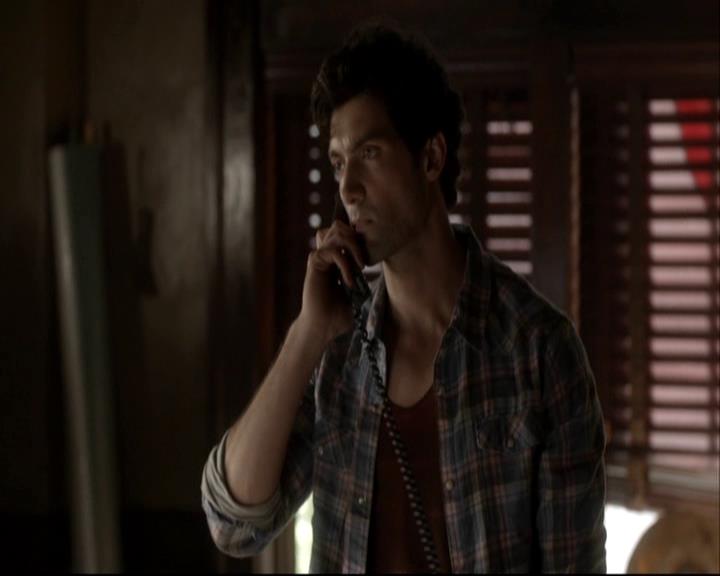 VampireDiariesWorld-dot-org_DeletedScenes-4x06WeAllGoALittleMadSometimes0091.jpg