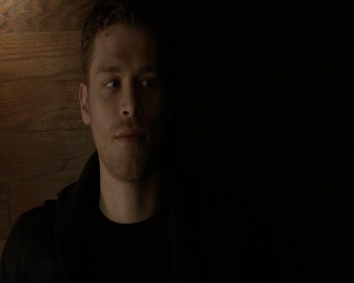 VampireDiariesWorld-dot-org_DeletedScenes-4x14DownTheRabbitHole0038.jpg