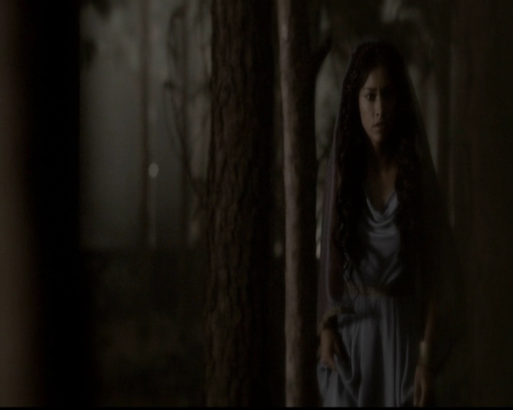 VampireDiariesWorld-dot-org_5x03OriginalSin0892.jpg