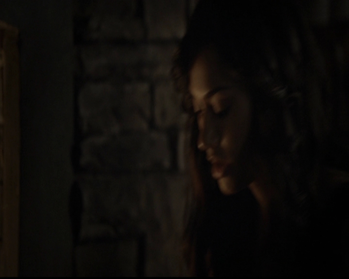 VampireDiariesWorld-dot-org_5x03OriginalSin0949.jpg