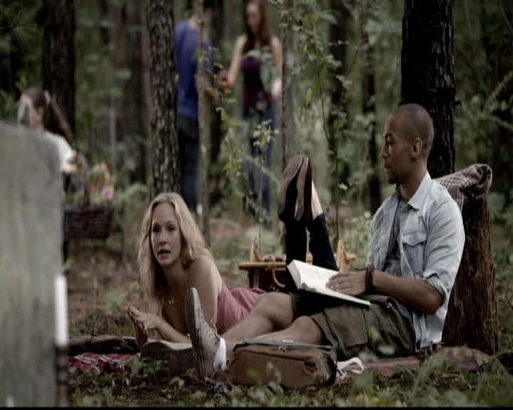 VampireDiariesWorld-dot-org_5x04ForWhomtheBellTolls0918.jpg