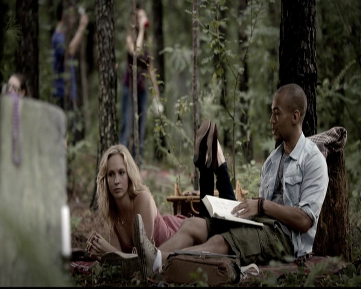 VampireDiariesWorld-dot-org_5x04ForWhomtheBellTolls0923.jpg