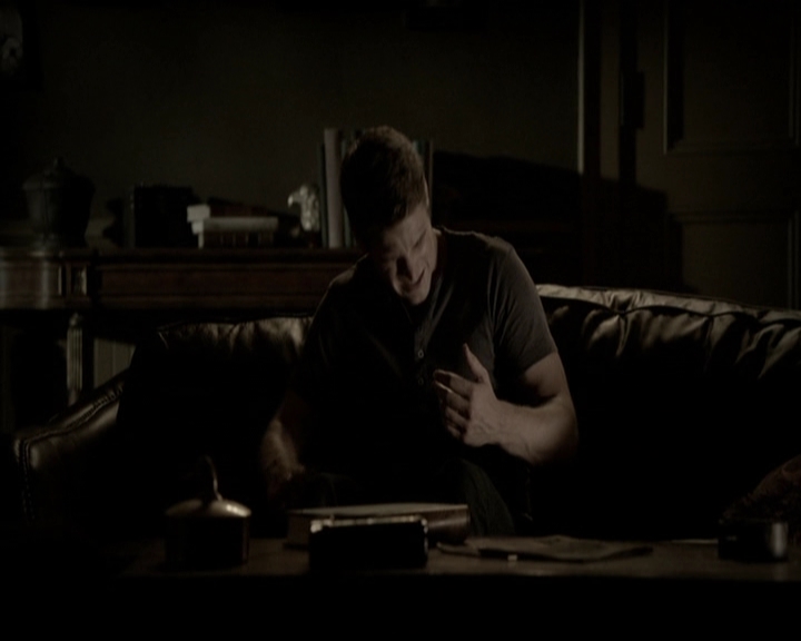 VampireDiariesWorld-dot-org_5x04ForWhomtheBellTolls1272.jpg