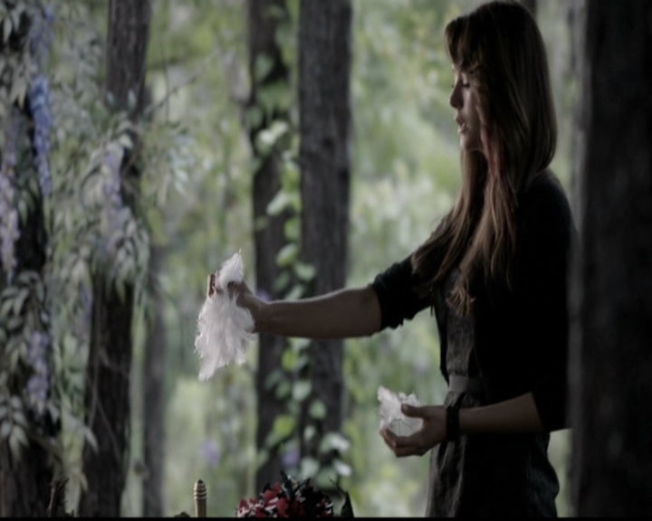 VampireDiariesWorld-dot-org_5x04ForWhomtheBellTolls1976.jpg