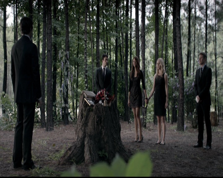 VampireDiariesWorld-dot-org_5x04ForWhomtheBellTolls2072.jpg
