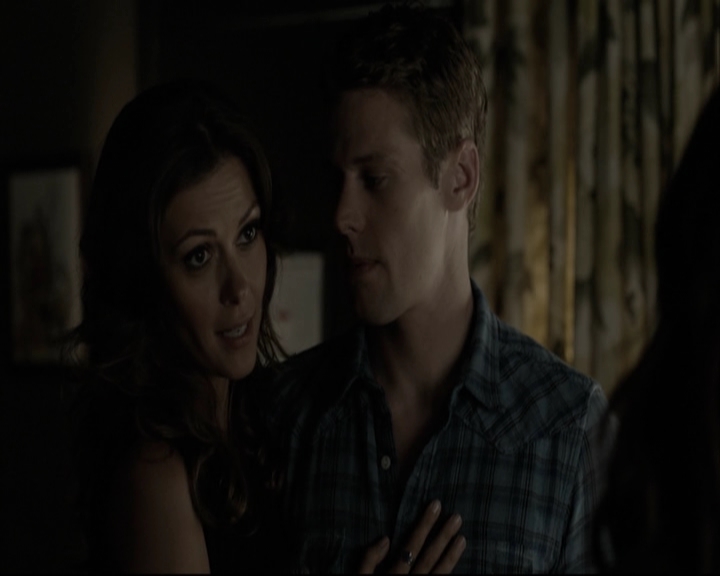 VampireDiariesWorld-dot-org_5x05MontersBall-deletedscenes2465.jpg