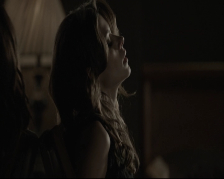 VampireDiariesWorld-dot-org_5x05MontersBall-deletedscenes2526.jpg