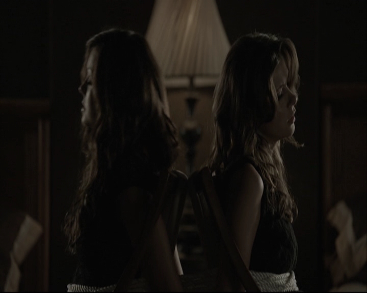 VampireDiariesWorld-dot-org_5x05MontersBall-deletedscenes2533.jpg