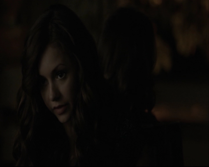 VampireDiariesWorld-dot-org_5x05MontersBall-deletedscenes2538.jpg