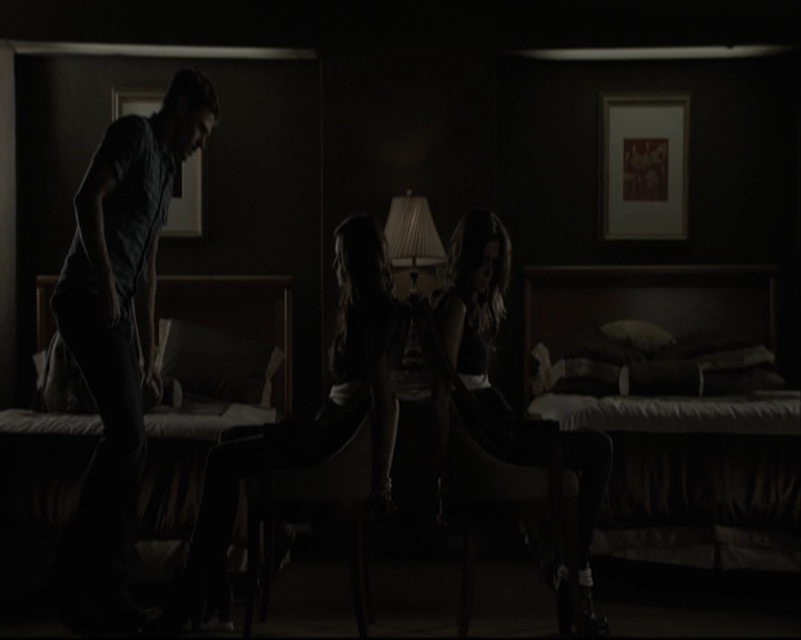 VampireDiariesWorld-dot-org_5x05MontersBall-deletedscenes2563.jpg