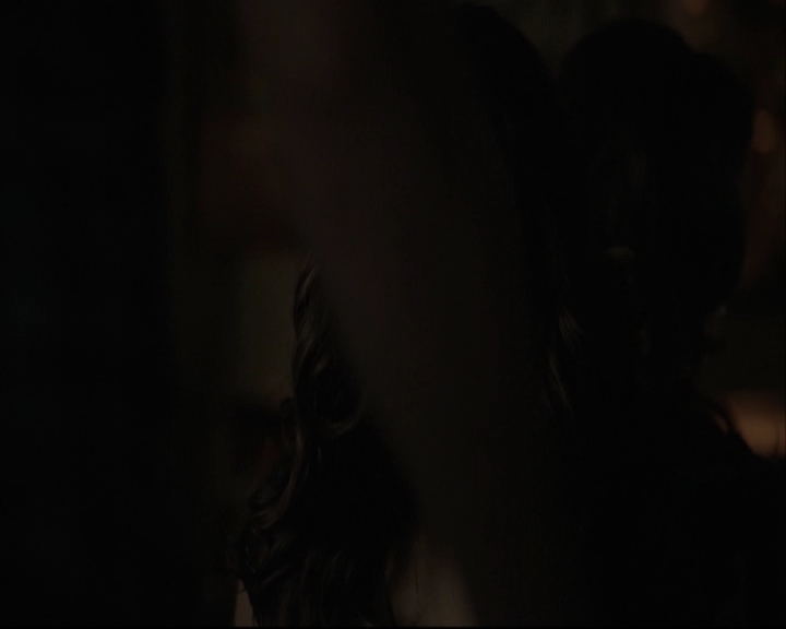 VampireDiariesWorld-dot-org_5x05MontersBall-deletedscenes2578.jpg