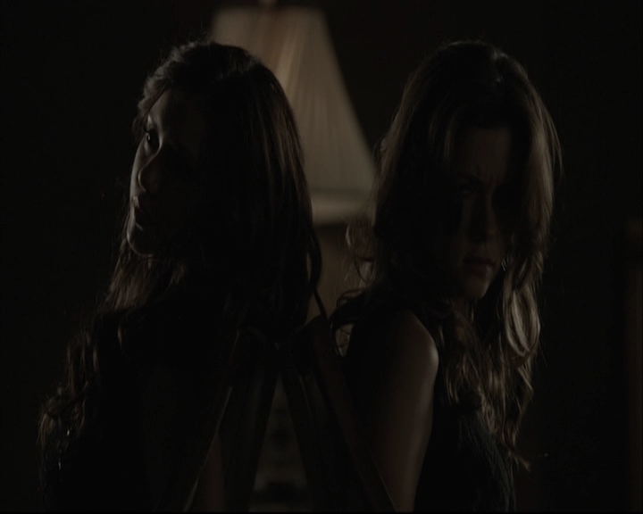 VampireDiariesWorld-dot-org_5x05MontersBall-deletedscenes2581.jpg