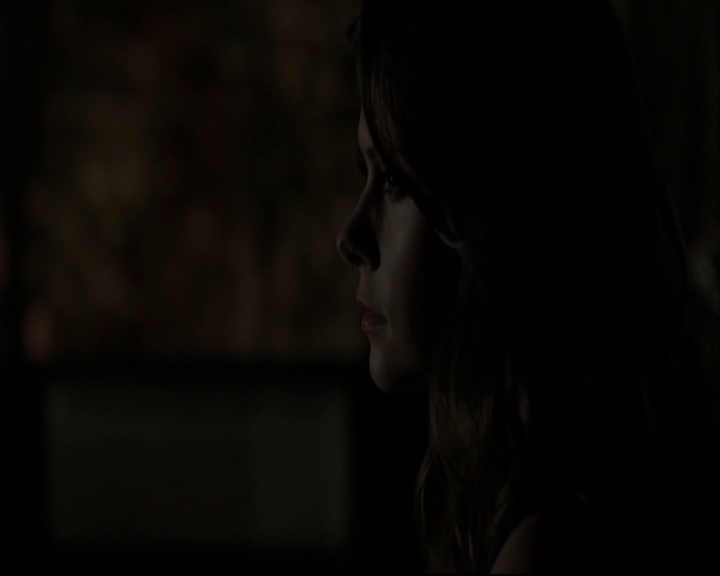 VampireDiariesWorld-dot-org_5x05MontersBall-deletedscenes2608.jpg