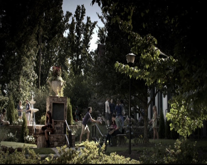 VampireDiariesWorld-dot-org_5x05MontersBall0130.jpg