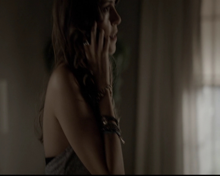 VampireDiariesWorld-dot-org_5x05MontersBall0389.jpg