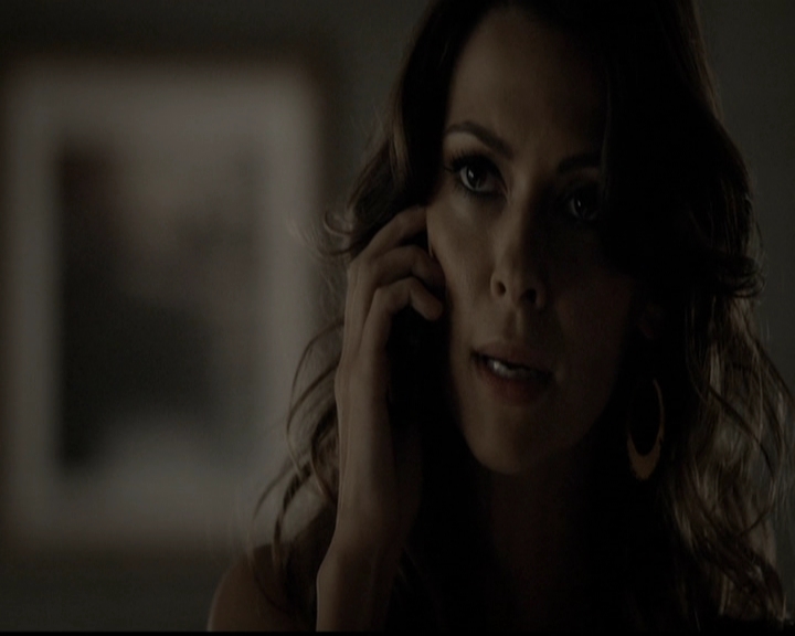 VampireDiariesWorld-dot-org_5x05MontersBall0400.jpg