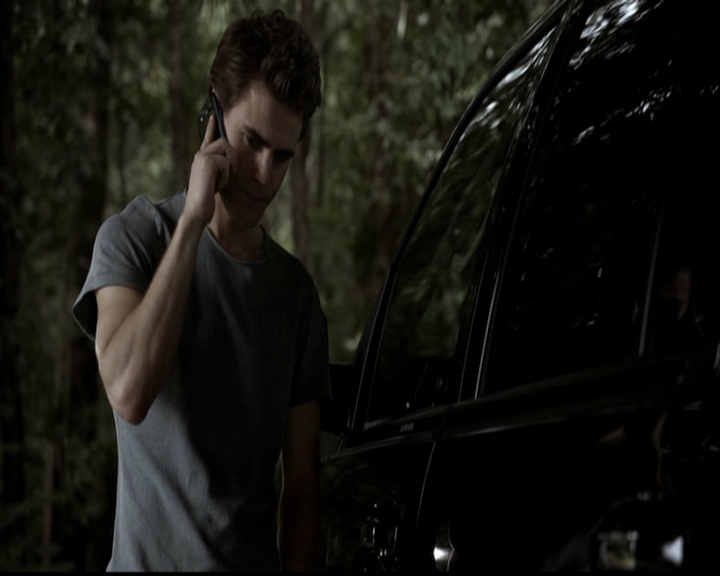 VampireDiariesWorld-dot-org_5x05MontersBall0405.jpg