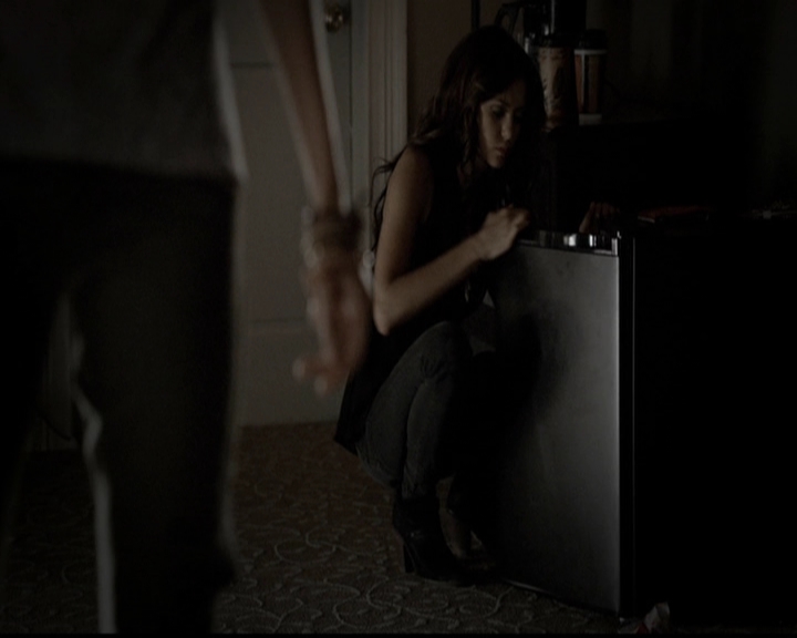 VampireDiariesWorld-dot-org_5x05MontersBall0415.jpg