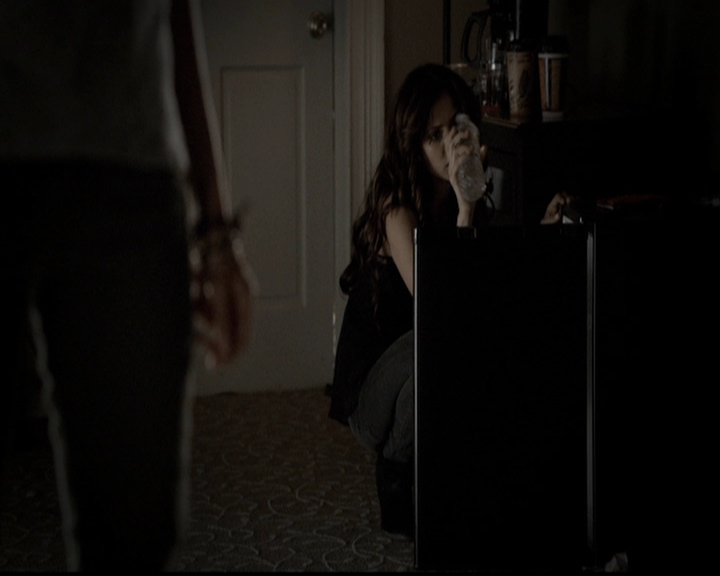 VampireDiariesWorld-dot-org_5x05MontersBall0418.jpg