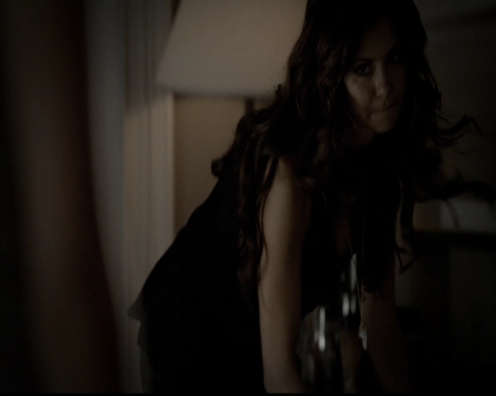 VampireDiariesWorld-dot-org_5x05MontersBall0444.jpg